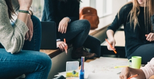 Fonctionnaire de l'éducation nationale et déménagement : quelles aides ? Quelles primes ?
